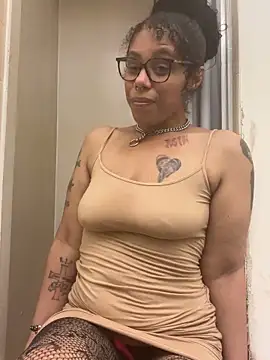 Desirae_Luciano's Webcam Show