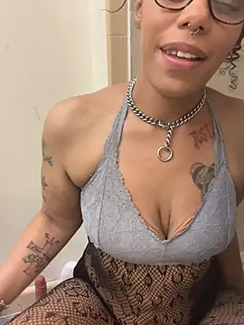 Desirae_Luciano's Webcam Show