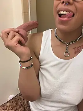 Desirae_Luciano's Webcam Show