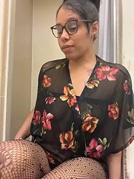 Desirae_Luciano Pertunjukan Webcam