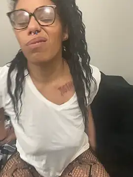 Desirae_Luciano's Webcam Show