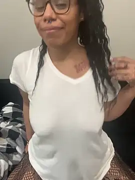 Desirae_Luciano's Webcam Show