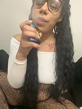 Desirae_Luciano's Webcam Show