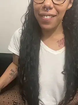 Desirae_Luciano's Webcam Show
