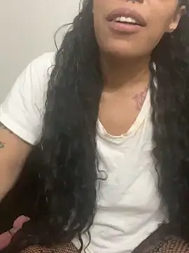 Desirae_Luciano's Webcam Show