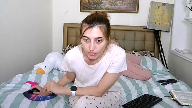 Iren Show in webcam
