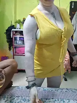 Indian_Coupl3 Show Webcam