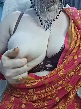 Show modela Indian_Coupl3 na web-kameri