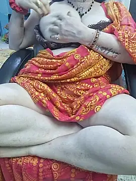 Indian_Coupl3 Show in webcam