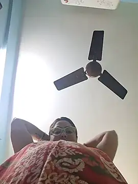 הופעת וובקאם של Indian_Coupl3
