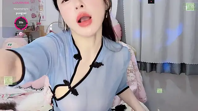 Yoyo_520 网络视讯表演