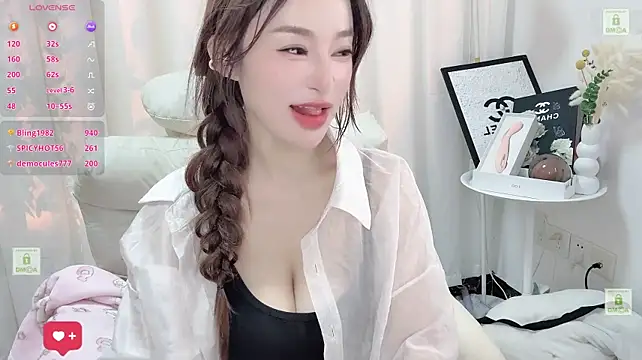 Yoyo_520 网络视讯表演