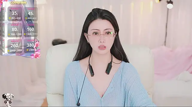 Yanyanyan66 网络视讯表演