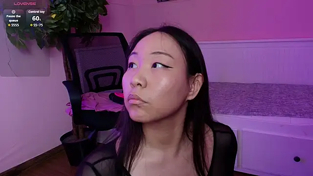 Inari_Okami_'s Live XXX Chat
