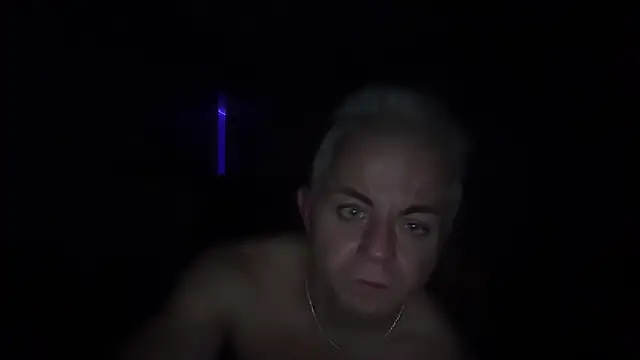 Show modela GymBoyVan na web-kameri