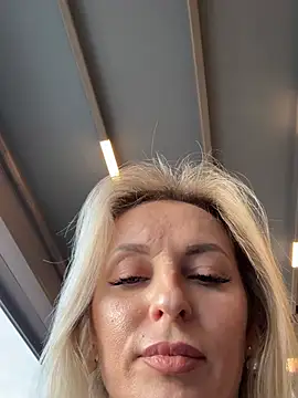 VikaBunny1's Webcam Show