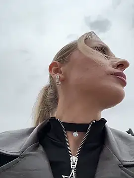 VikaBunny1's Webcam Show