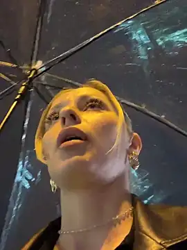 VikaBunny1: διαδικτυακό σόου στην κάμερα