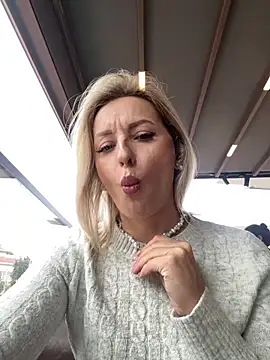 Show modela VikaBunny1 na web-kameri