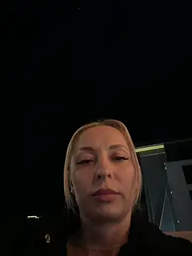 VikaBunny1のウェブカメラショー