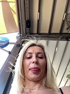 XXX chat uživo modela VikaBunny1