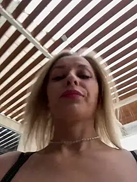 Show de VikaBunny1 na webcam