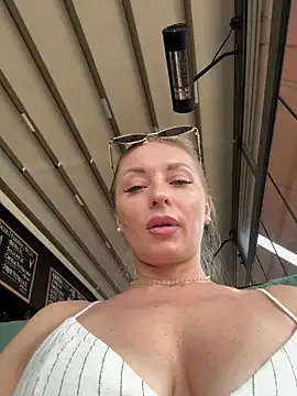 VikaBunny1's Webcam Show