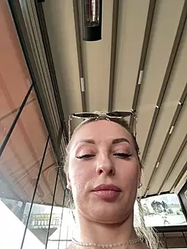 Živý XXX chat VikaBunny1