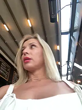 VikaBunny1 webcam show