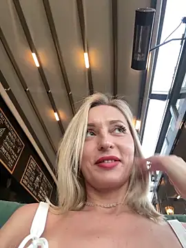 VikaBunny1 Show in webcam
