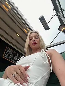 VikaBunny1 Pertunjukan Webcam