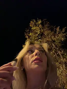 Show modela VikaBunny1 na web-kameri
