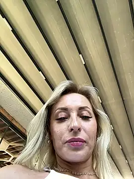 VikaBunny1's Webcam Show
