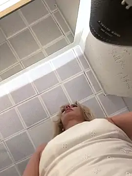 VikaBunny1 XXX чат на живо