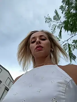 Chat XXX en directo de VikaBunny1