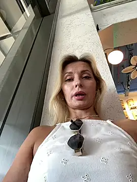 VikaBunny1 Pertunjukan Webcam