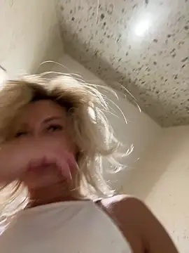 VikaBunny1's Webcam Show