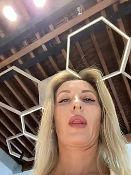VikaBunny1's Webcam Show