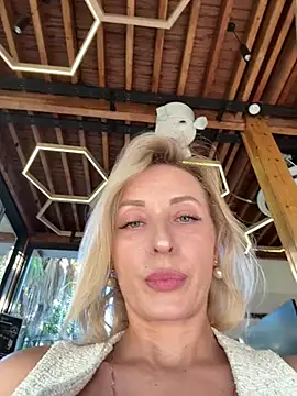 Show de VikaBunny1 na webcam
