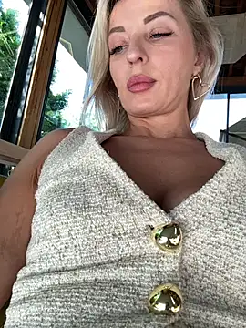 VikaBunny1 élő XXX-chatje