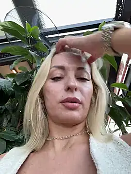 غرفة دردشة VikaBunny1 المباشرة