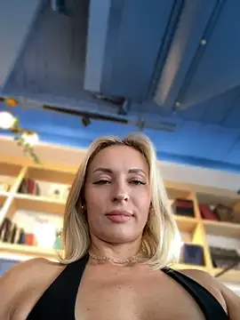 VikaBunny1's Webcam Show