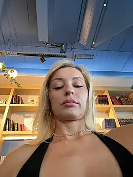 VikaBunny1's Live XXX Chat