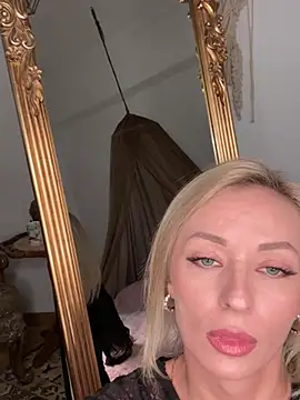 XXX chat uživo modela VikaBunny1