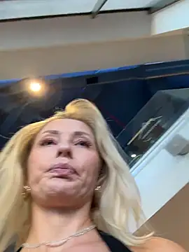 Chat +18 de VikaBunny1 ao vivo