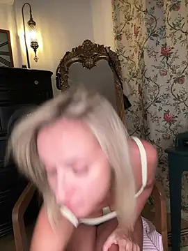 VikaBunny1 Webcam Show