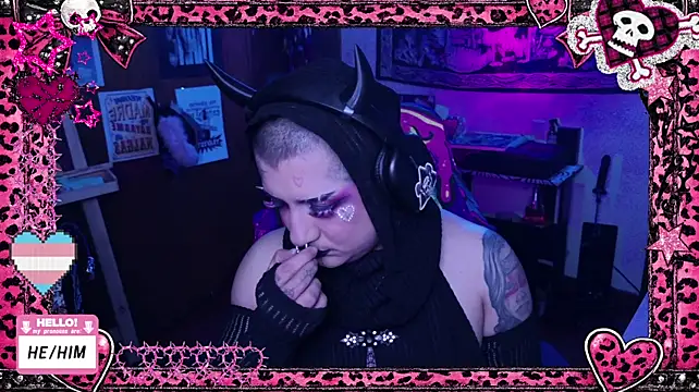 masterkevinftm: διαδικτυακό σόου στην κάμερα