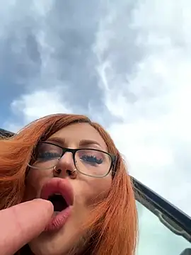 Pokazy przed kamerką – krysstal003