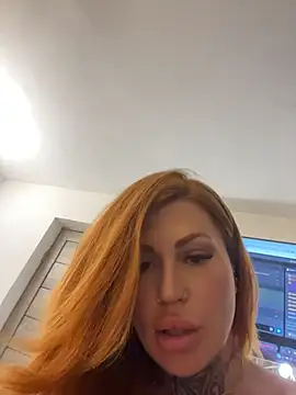 הופעת וובקאם של krysstal003