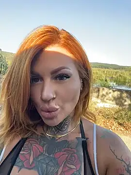 krysstal003: διαδικτυακό σόου στην κάμερα
